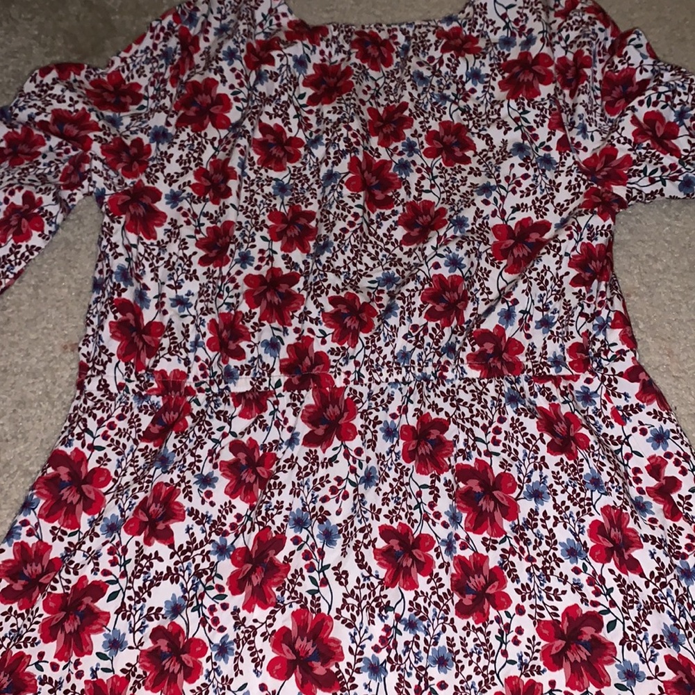 FLORAL DRESS! 💋 - Picture 3 of 3